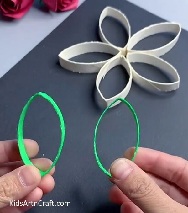 Making Leaves - Learn How to Make a Flower from Recycled Cardboard Tubes with This Tutorial and Step-by-Step Directions