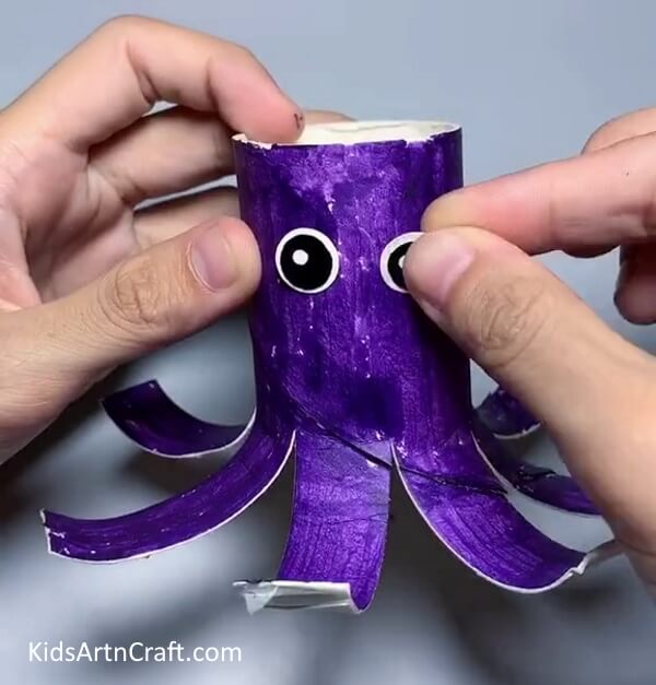 Making Eyes And Smile - Constructing an Octopus Artwork with Recycled Cardboard Tubes for Kids 