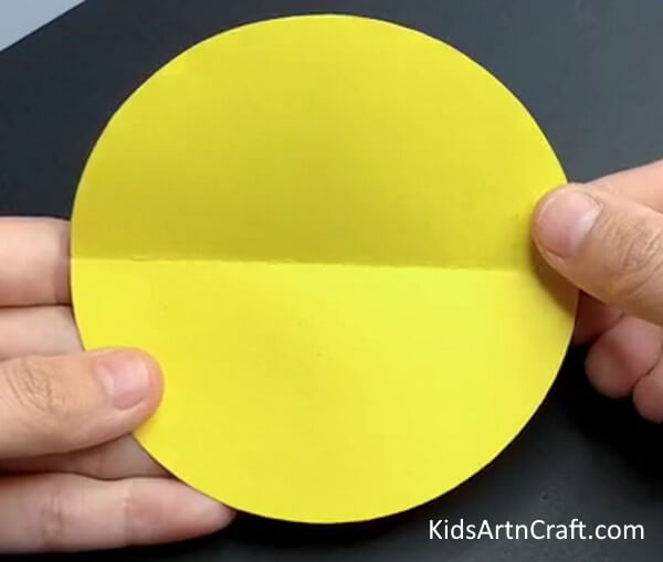 Cutting Out A Yellow Circle- Making a Simple Paper Chicken Artwork For Kids 