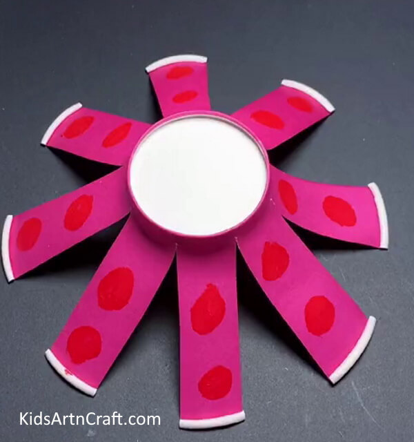 Tentacles Are Ready - An excellent paper cup craft for kids- constructing an octopus. 