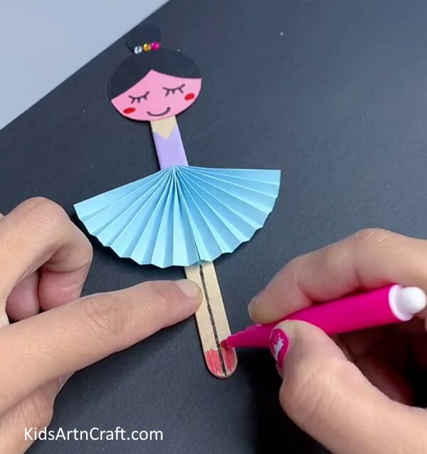Making legs And Shoes-Learn How To Construct a Ballerina Out of Paper