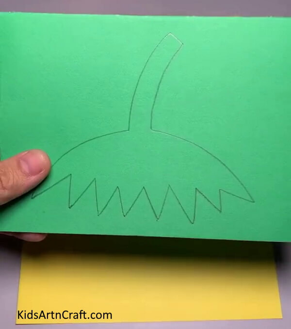 Drawing Leaf On Green Paper - Pick up the skill of forming a Strawberry craft with Paper