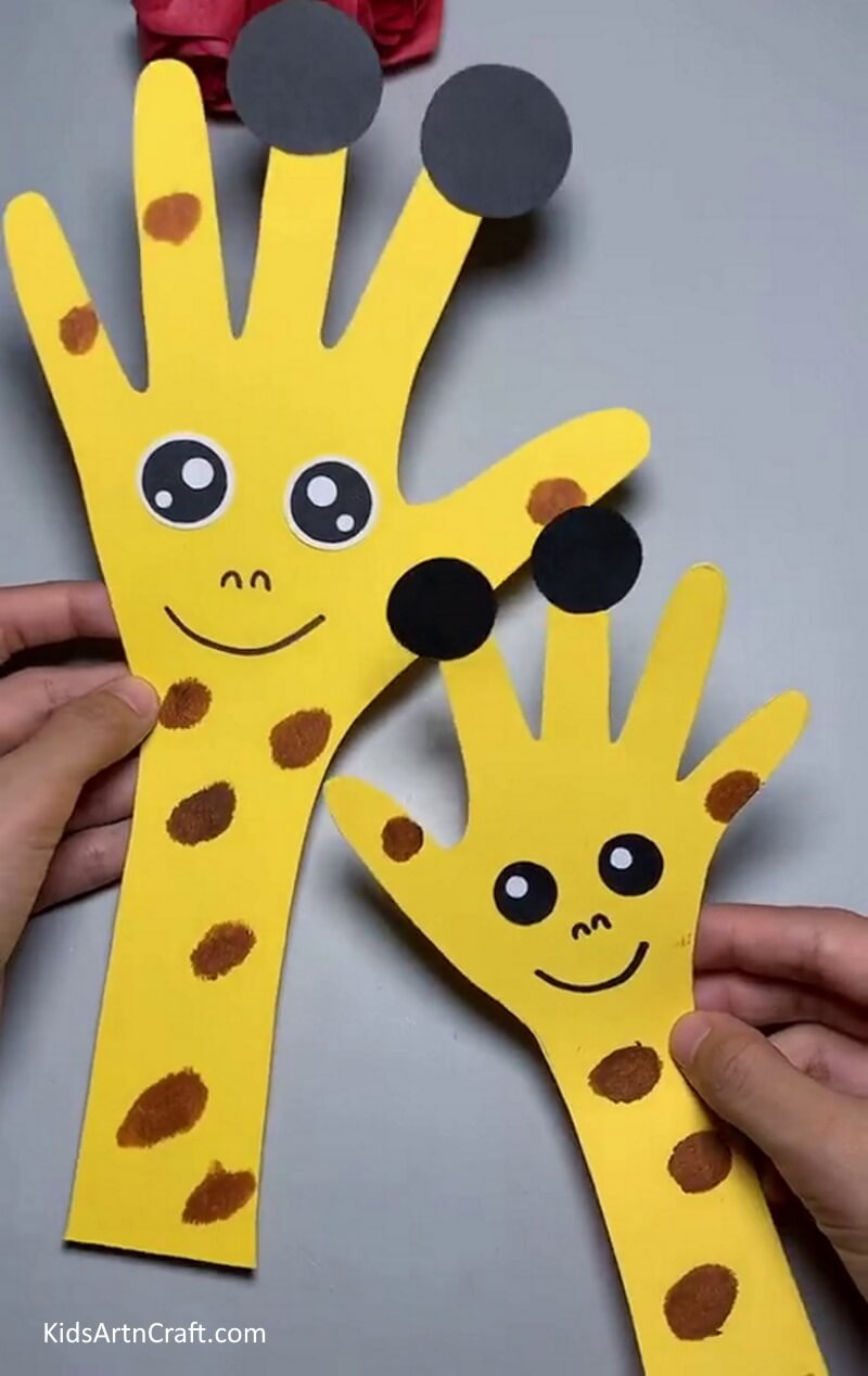 Cute Handprint Paper Giraffe Is Ready! - Guide For Producing A Handprint Giraffe Project For Kindergartners To Do At Home