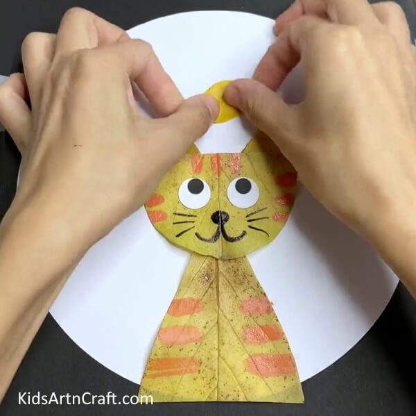 Making Bird Using Leaves - Constructing a Leaf Cat through a tutorial