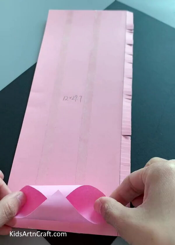 Pasting Roll On Rectangle - Creating a paper basket in the comfort of your own home. 