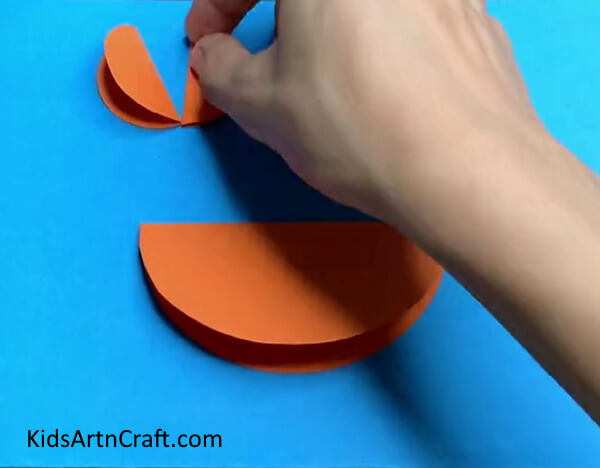 Making Claws Of Crab - Paper-crafted Round Crabs: A Step-by-step Tutorial