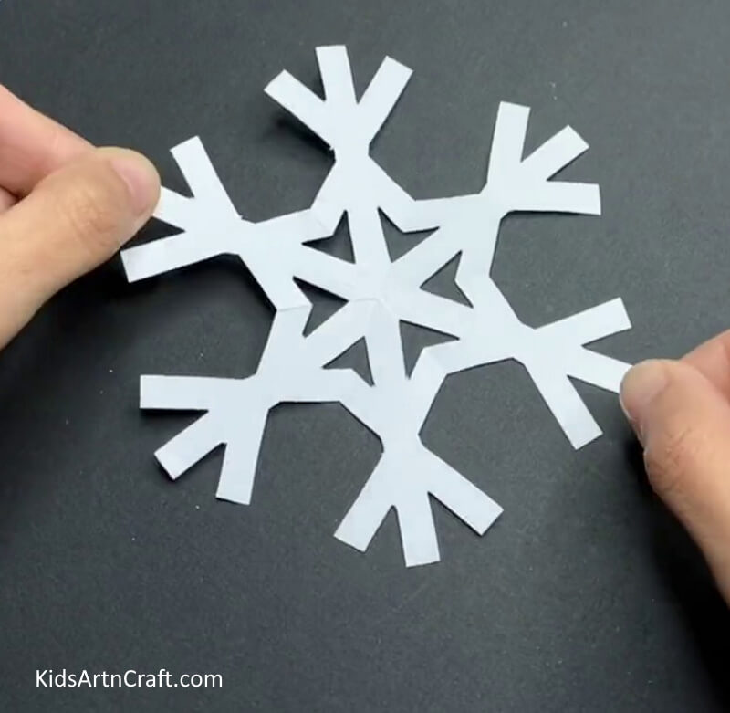 Enjoy The Winter Vibes-How to Make Paper Snowflakes with Kids - Step-by-Step Directions 