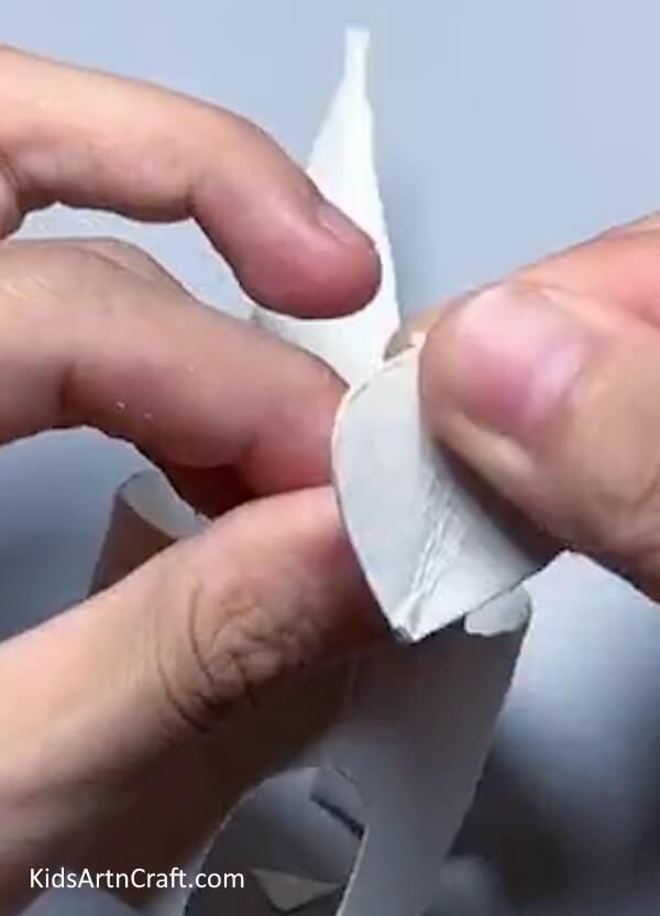 Unfolding Toilet Paper Roll - Clear Instructions For a Dinosaur Craft