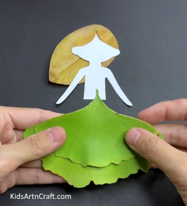 Making A Leaf Gown- Teaching Kids To Make Leaf Art During The Fall 