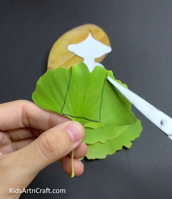 Making Top Of Gown- Instructions For Crafting Leaf Art With Kids In The Fall 