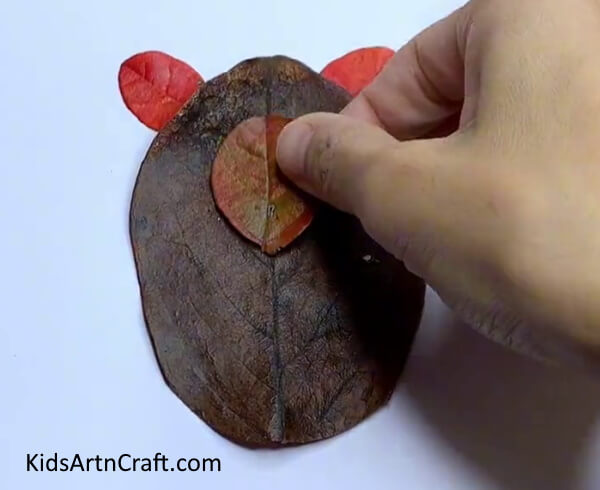 Paste a Leaf Vertically In The Middle- Leaf Art and Crafts for Kids - How-To 