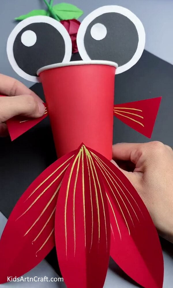 Pasting Fins - Reuse Paper Cups to Create a Fish Craft in a Few Simple Steps