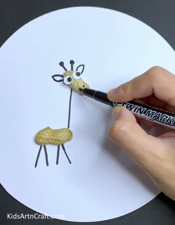 Making The Face of Giraffe  - Handmade Giraffe Craft From Peanut Shells