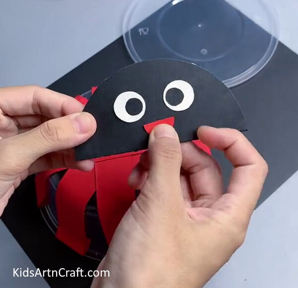 Making the Face Of The Ladybug - Quick and Easy Ladybug with Lightning Craft Tutorial for Kids