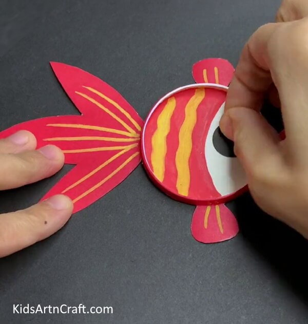 Making Eyes - How to Create a Paper Cup Fish in a Few Easy Steps 
