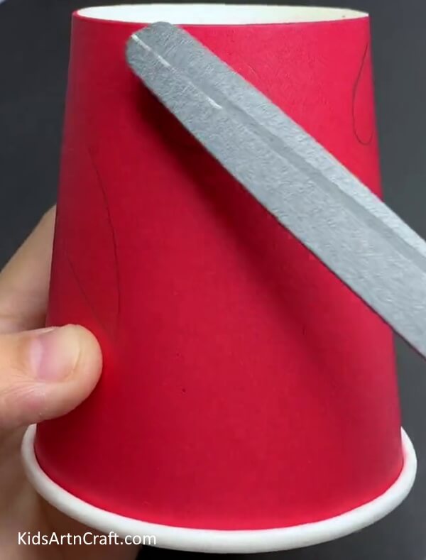 Cutting Paper Cup - An effortless guide to making a Fish with paper cups.