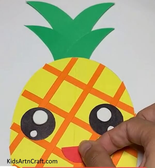 Pasting Smile - How to Put Together a Paper Pineapple with Easy Steps