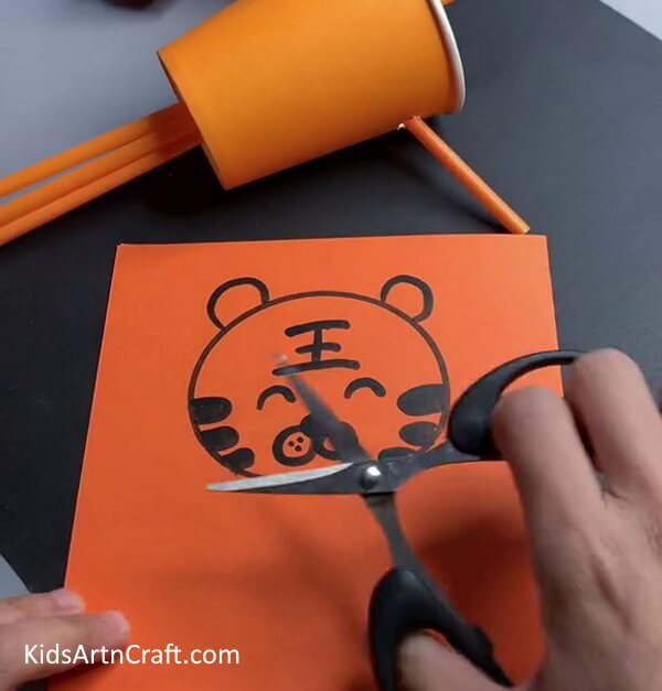 Cut The Drawing With Scissors-A Fun Craft Activity for Children Using Recycled Paper Cups 