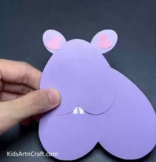 Pasting Some Hearts For Love- Here's a tutorial of how to craft a mouse from a heart-shaped paper.