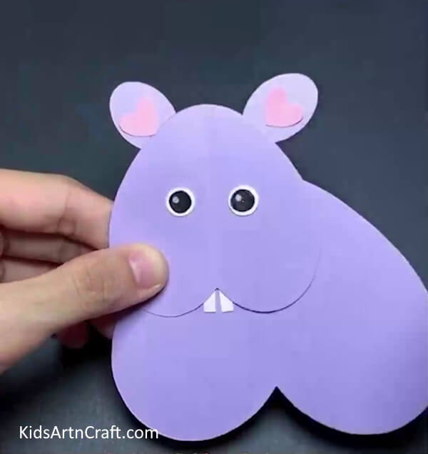 Give It a Pair Of Eyes- Tutorial - make a mouse from a heart-shaped piece of paper.