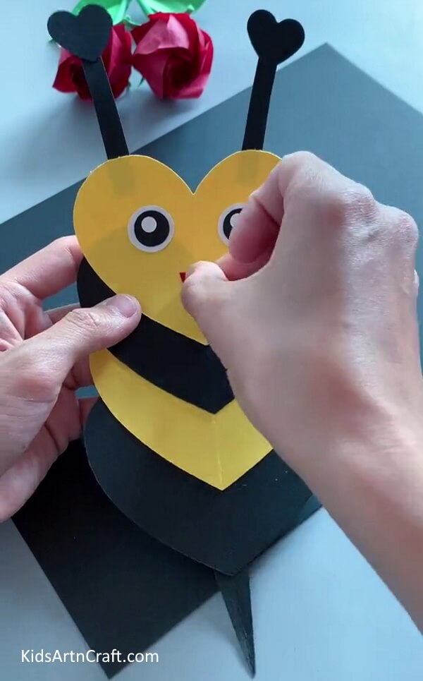 Making Bee Smile - Crafting a Heart Bee Out of Paper - Here's How