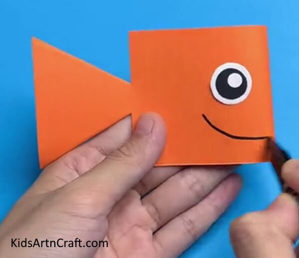 Making A Smile- Step by Step Guide to Making an Alluring Fish with Paper 