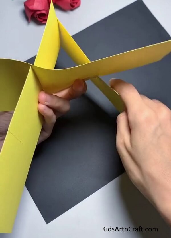 Fitting In The Third Sheet-Developing a Star from Craft Paper Quickly