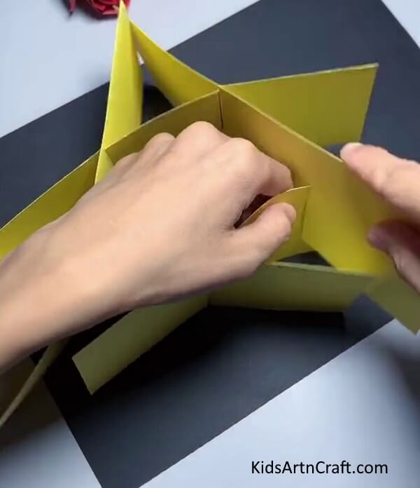 Insert More Cuts-Fabricating a Star with Artistic Paper Simply