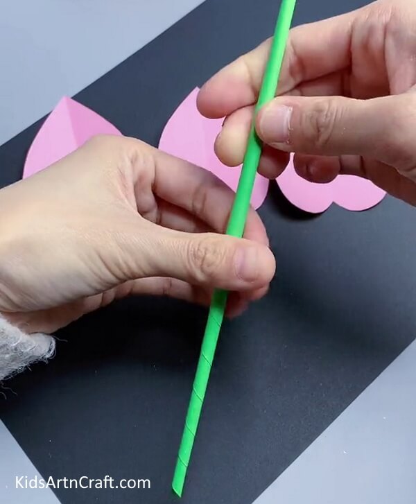 Making Stem - A straightforward tulip paper flower project for kids.