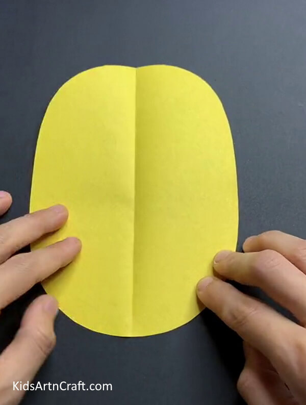 Unfolding The Oval - Constructing a 3D Paper Pineapple Artwork for Little Ones
