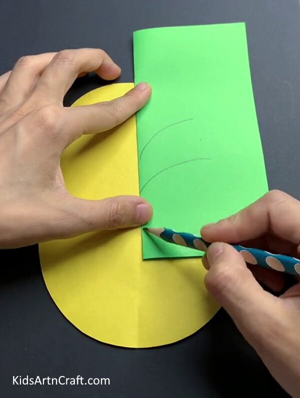 Drawing Leaves - Assembling a 3D Paper Pineapple Work of Art for Kids
