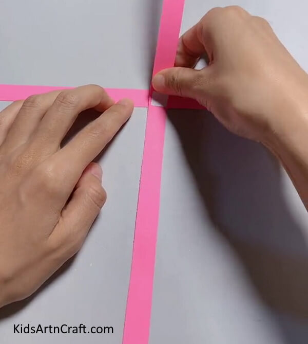  Pasting Strips Together Tutorial for Crafting an Apple for Kids