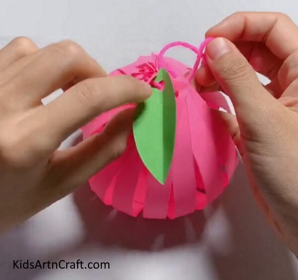 Knotting Thread Apple Crafts for Kids: A Step-by-Step Tutorial