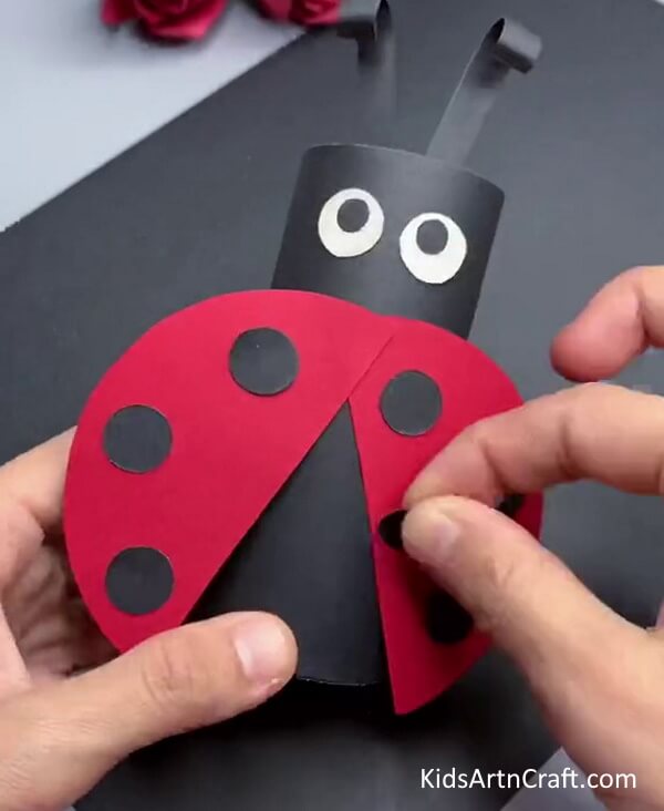 Making a Ladybug with the Help of a Toilet Paper Roll