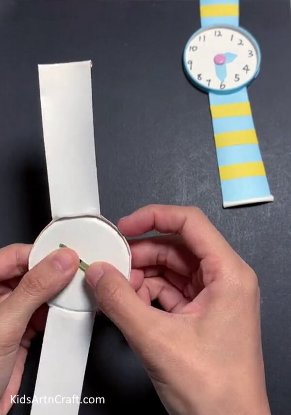 Fixing Hands With Fastener - Instructions on How to Make a Wrist Watch from a Paper Cup for Kids