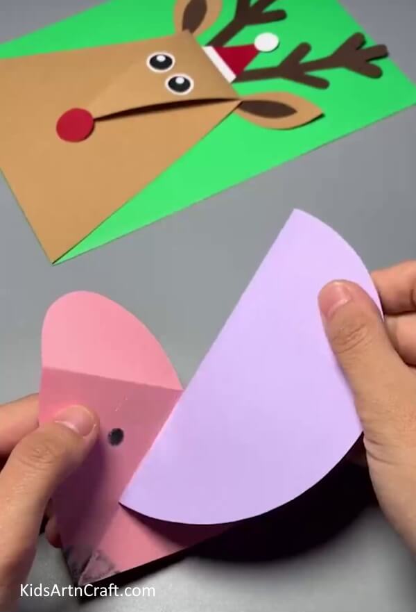 A tutorial on constructing a paper mouse for little ones Pasting Papers