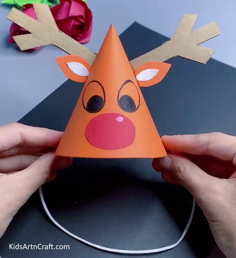Easy paper reindeer model