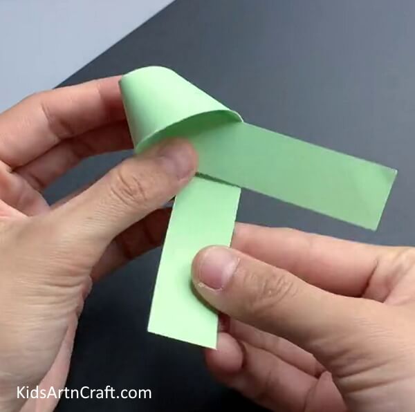 Folding The Strip - Developing a Paper Sparrow Easily
