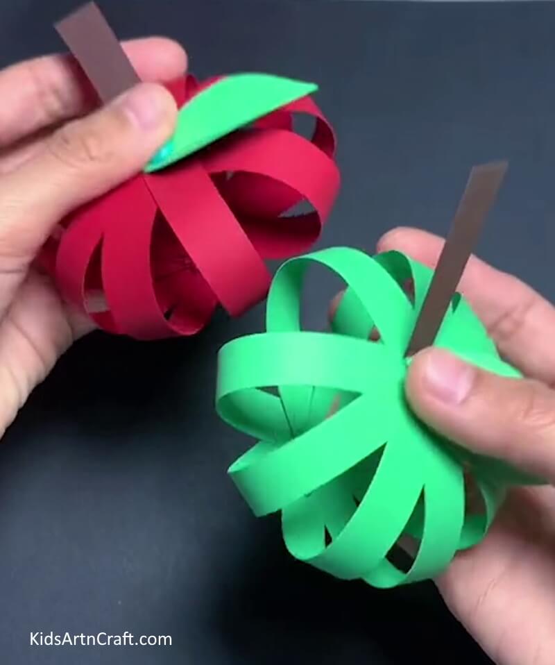 Constructing An Apple With Paper Strips For Kids