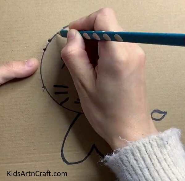 Doing Holes - Constructing a lion with blooms, an uncomplicated craft for children 