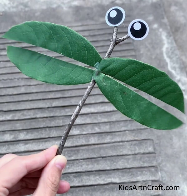DIY Easy Bug Craft With Leaves