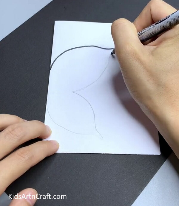 Outlining The Pencil Acquire the skill of creating Paper Butterfly Art with a Painting Trick