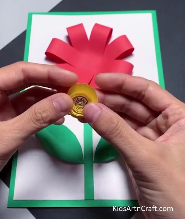Roll The Pistil-Master the ability to form a Paper Flower Craft with a straightforward tutorial
