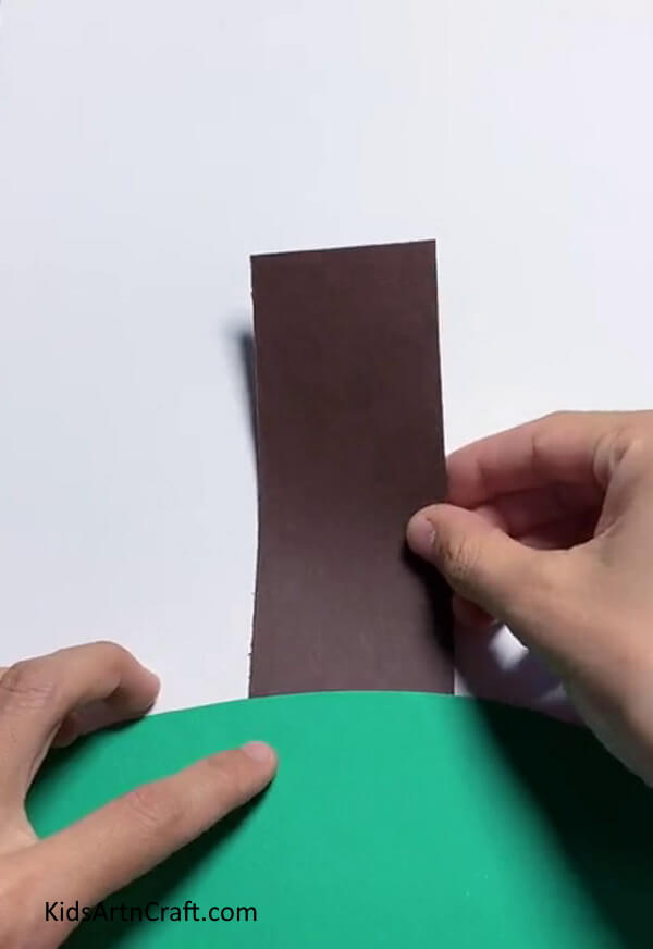 Pasting Tree Trunk - Learn to construct a paper tree