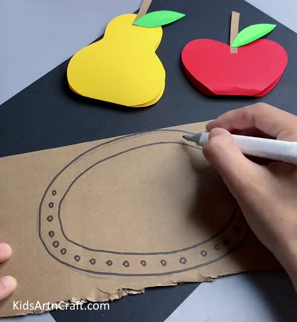 Making Plate Using Cardboard - Teach your children how to create 3D paper fruits. 