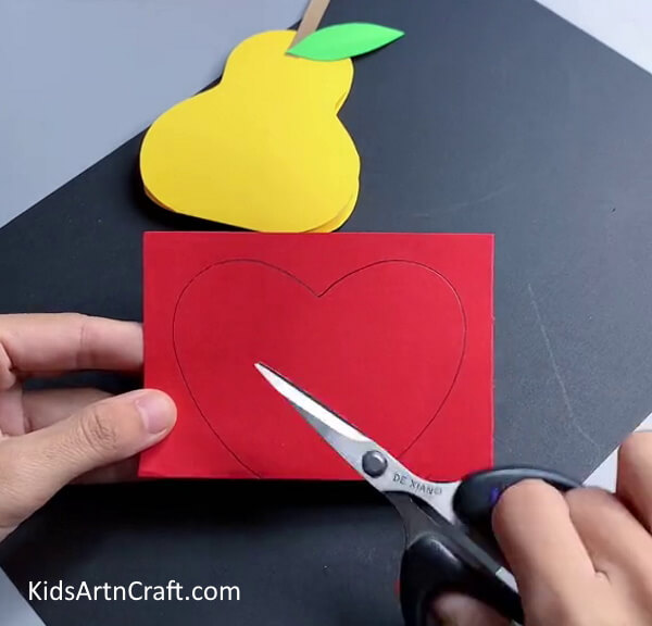 Making Apple Using Paper - Guide to forming 3D paper fruits for kids.