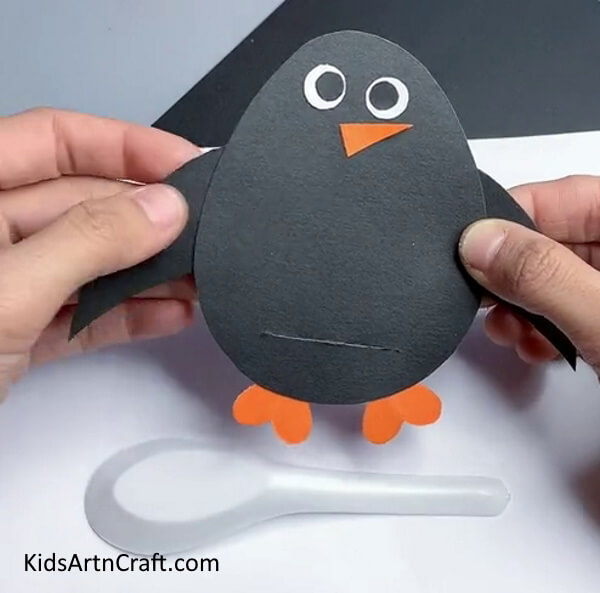 Making Wings Find out how to form a Penguin step by step