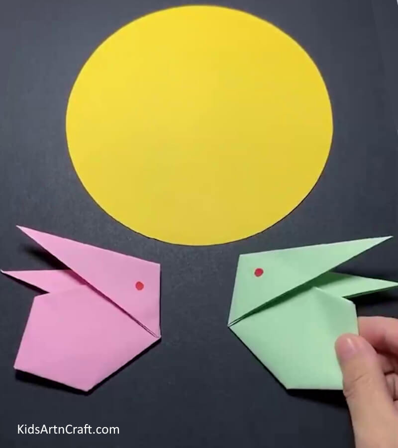  Make a Sweet bunny form with origami Paper