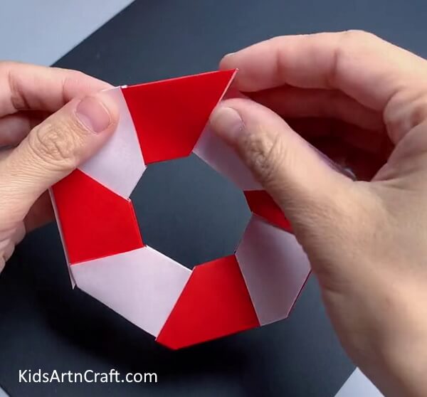 Making A Circular Shape - A Handy Guide For Kids To Create An Origami Ninja Star