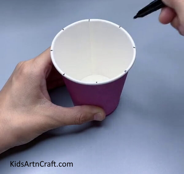 Completing Making 8 Points-Crafting an Octopus out of Paper Cups for Children